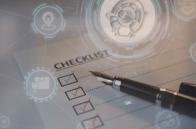 Eine Checkliste für stragetische Einkäufer die ihre Lieferkette auf stabilität prüfen wollen. Ein Fertigungsteil der Luft- und Raumfahrtbranche umgeben von End-to-End Diensteistungen.